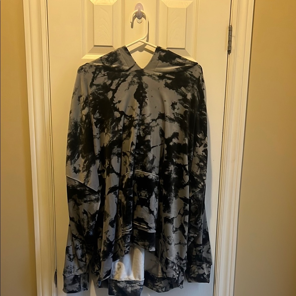 Chic Tie-Dye Hoodie